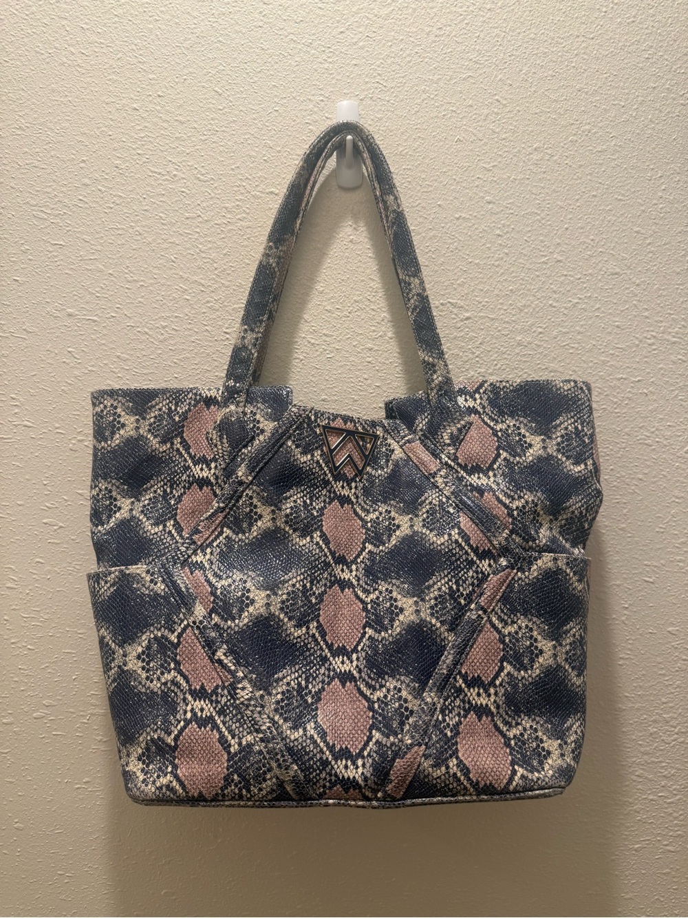 Kelly Wynne Monarch Tote XL Snake-Print Tote Bag in Navy and Blush